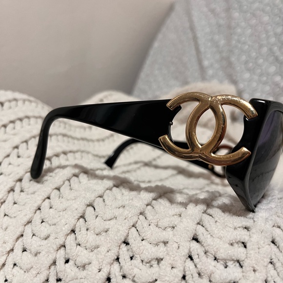 Chanel vintage 02461 CC Logo Sunglasses - Picture 13 of 16